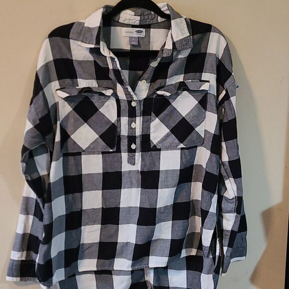 Old navy boyfriend flannel - Picture 1 of 3